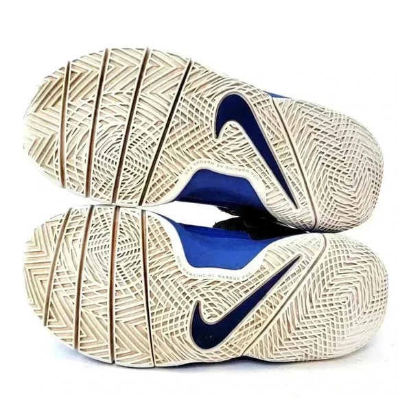 Nike Team Hustle D 8 (GS) Youth Athletic Shoes - 4Y - Picture 4 of 10